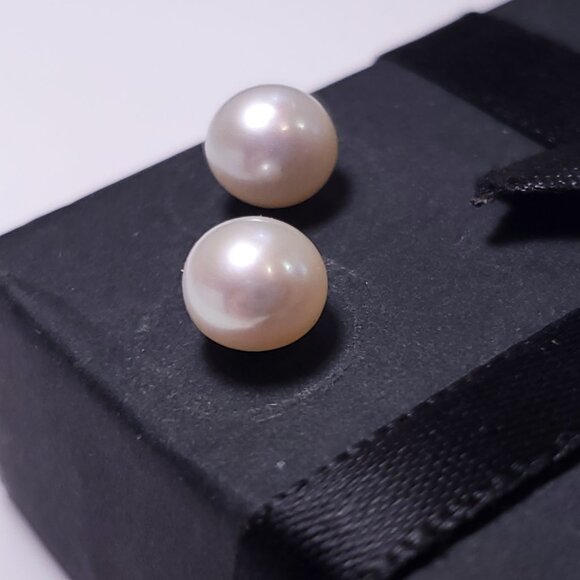 Estate 6.5mm Button Cultured Pearl 14Kt Yellow Gold Stud Earrings #23003 - Picture 1 of 4